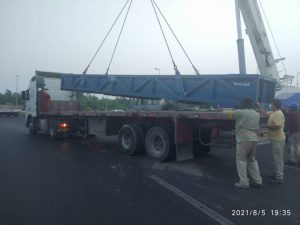 توقیف تریلی به عدم رعایت قوانین و مقررات حمل بار در کیش