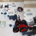 دستگیری عامل توزیع بسته‌های مرگ در پوشش پیک موتوری در کیش