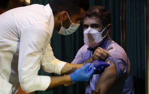 ۵۹۰ معلم در کیش واکسینه شدند