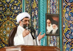باید حضور مسئولان در نماز جمعه کیش پر رنگ‌تر شود