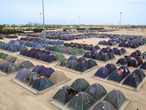 بیش از چهارهزار گردشگر در کمپ های چادری کیش اسکان یافتند