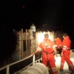 نجات جان ۶نفر خدمه لنج باری در حال غرق در شمال غربی جزیره کیش