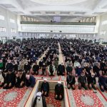 نماز باشکوه ظهر عاشورا در مصلای جزیره کیش برپا شد 