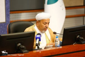گرامیداشت یاد شهدا وظیفه‌ی همه‌ی ایران است