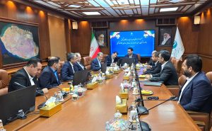 نشست هم اندیشی اعضای هیئت مدیره جامعه بازاریان و بازرگانان کیش با مدیرعامل سازمان منطقه آزاد کیش