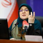 توصیه به بانوی سخنگو :  کم گوی و گزیده گوی …