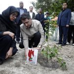 مراسم کاشت ۱۶۸ اصله نهال به یاد شهدای میناب در کیش